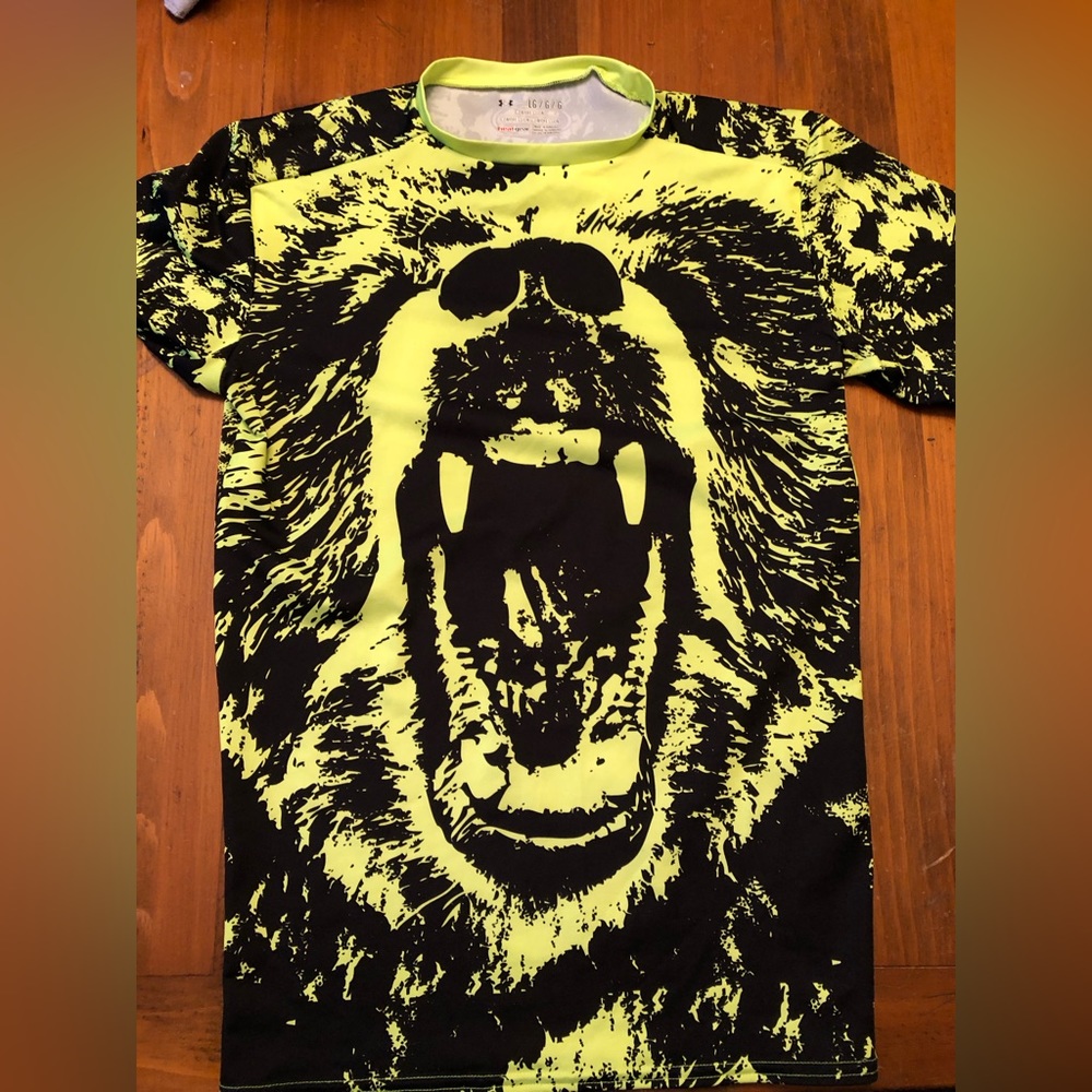 Under Armor Grizzly Shirt